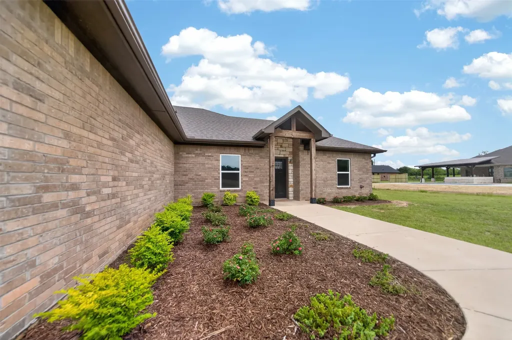391 County Road 1610 Alba TX 75410