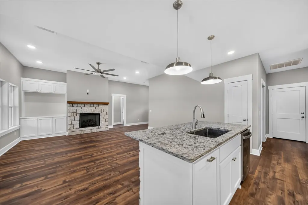 391 County Road 1610 Alba TX 75410