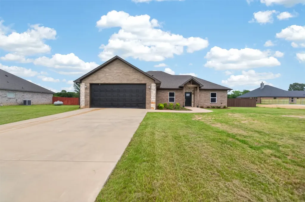 391 County Road 1610 Alba TX 75410
