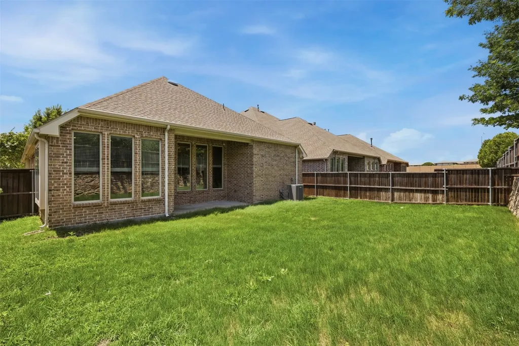17632 Pinyon Lane Dallas TX 75252