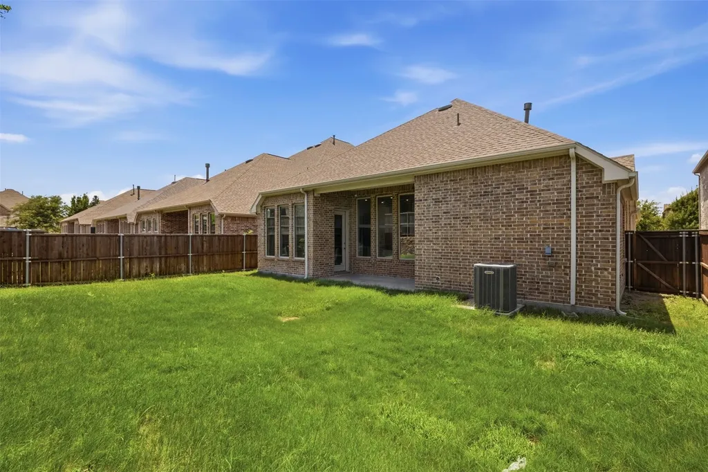 17632 Pinyon Lane Dallas TX 75252