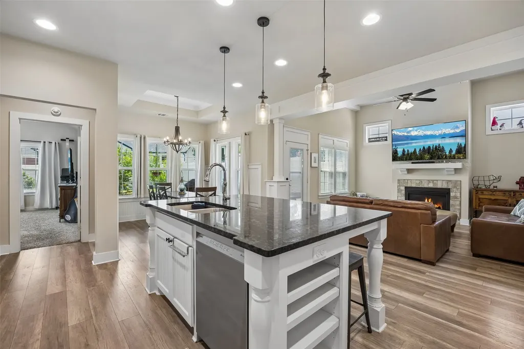 612 Myers Drive Lake Dallas TX 75065