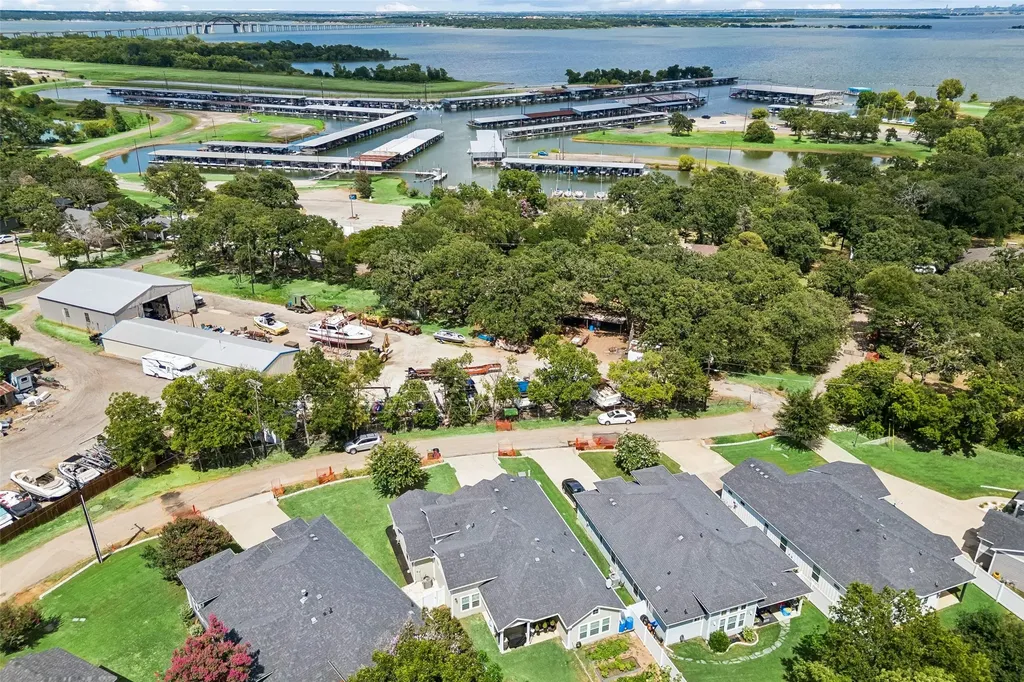 612 Myers Drive Lake Dallas TX 75065