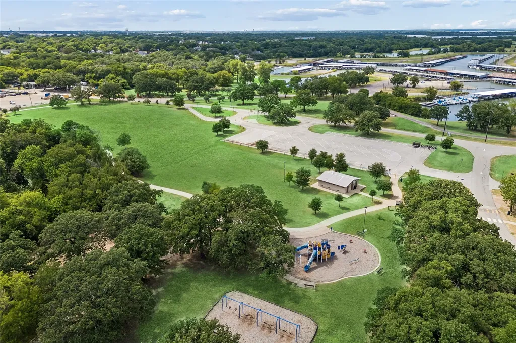 612 Myers Drive Lake Dallas TX 75065