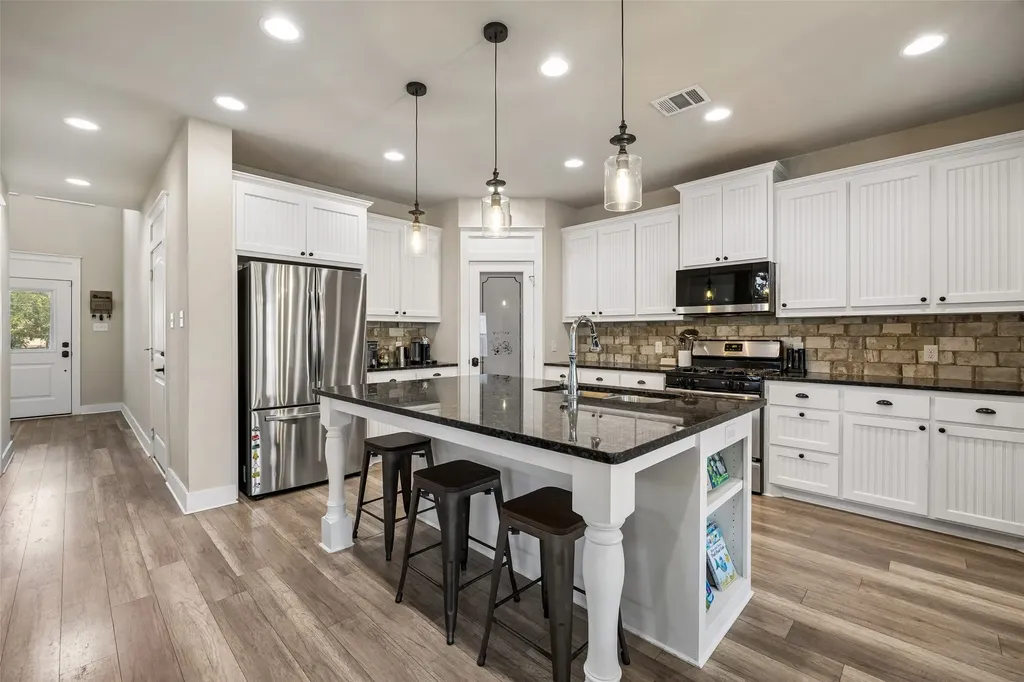 612 Myers Drive Lake Dallas TX 75065
