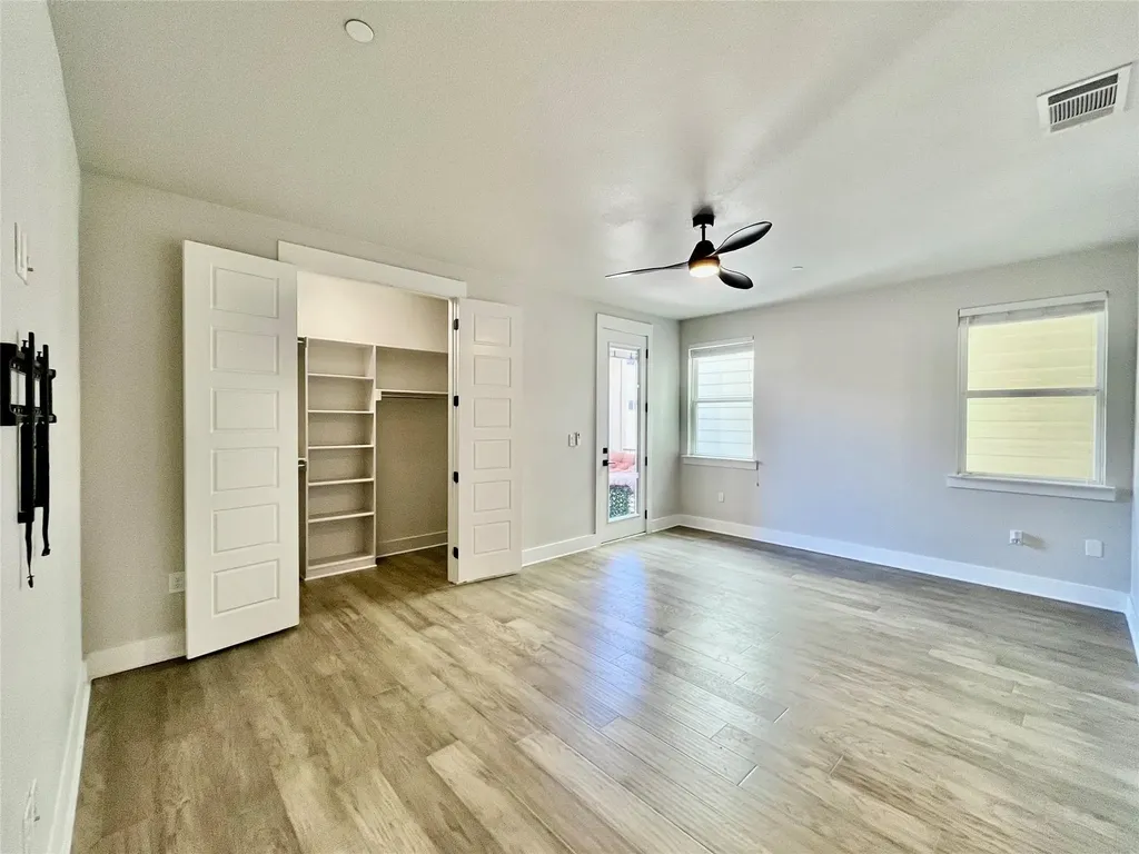 251 S Mill Street Lewisville TX 75057