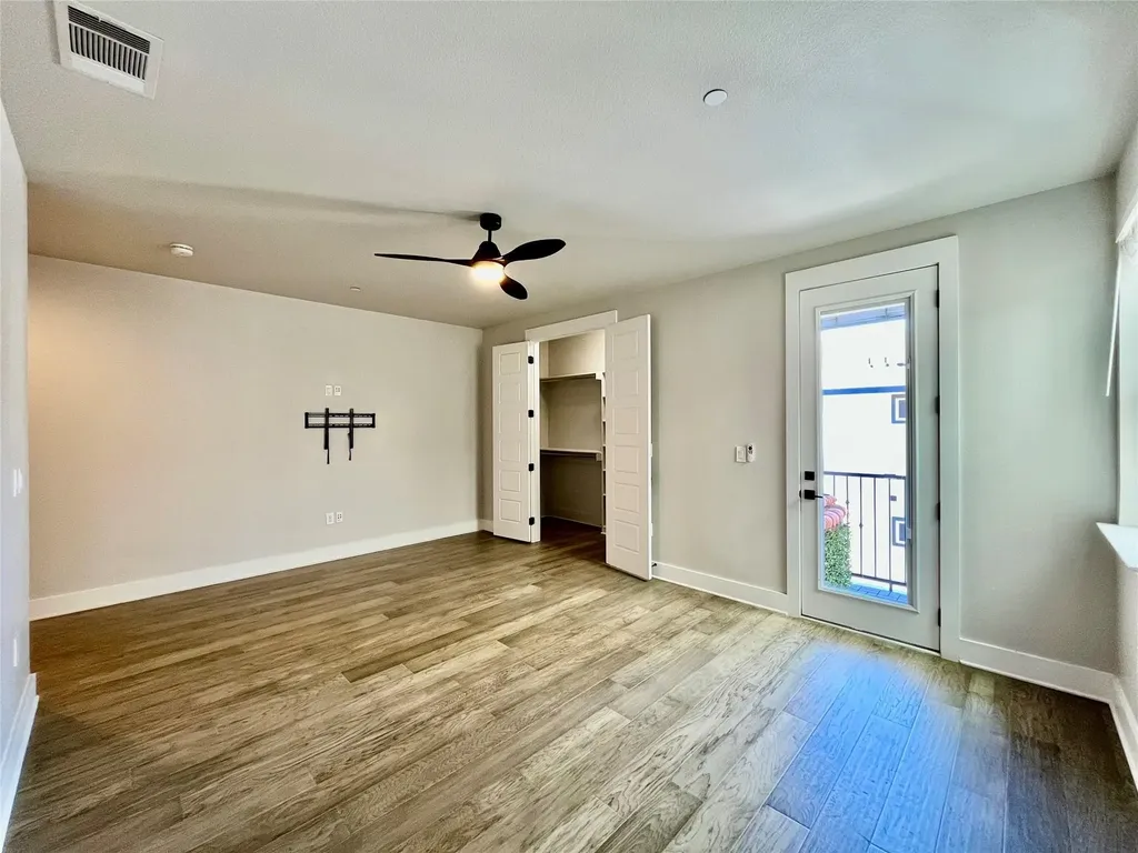 251 S Mill Street Lewisville TX 75057