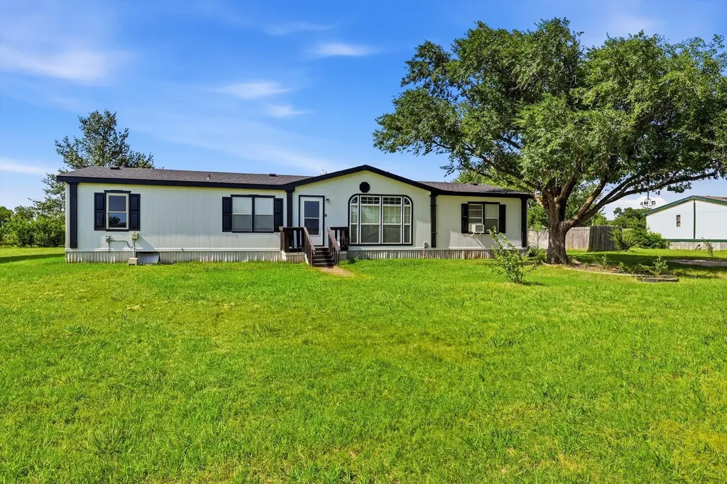5894 Stone Creek Drive Sanger TX 76266