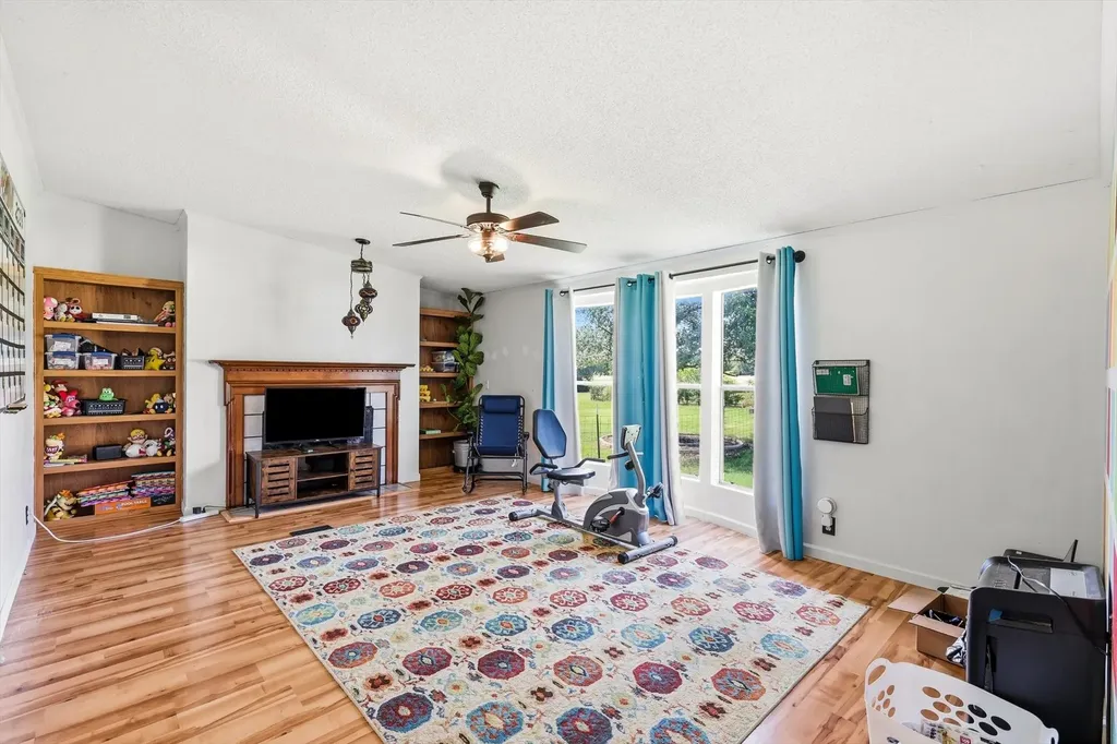 5894 Stone Creek Drive Sanger TX 76266