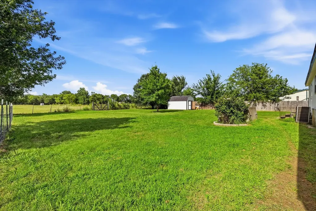 5894 Stone Creek Drive Sanger TX 76266