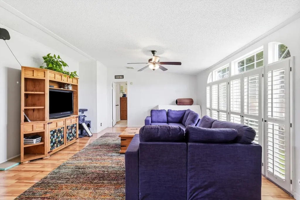 5894 Stone Creek Drive Sanger TX 76266