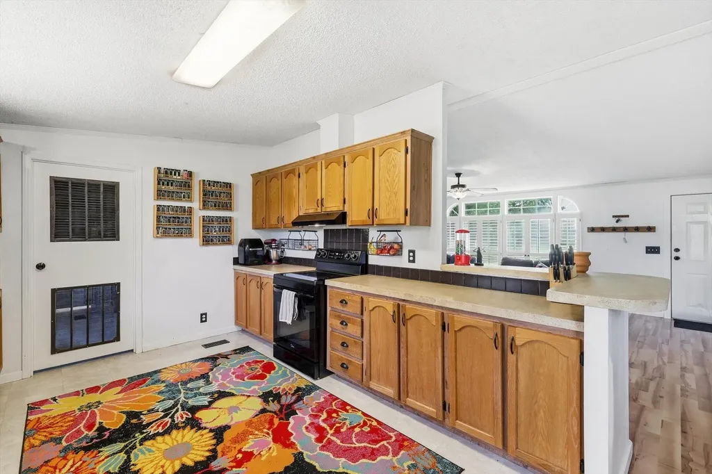 5894 Stone Creek Drive Sanger TX 76266