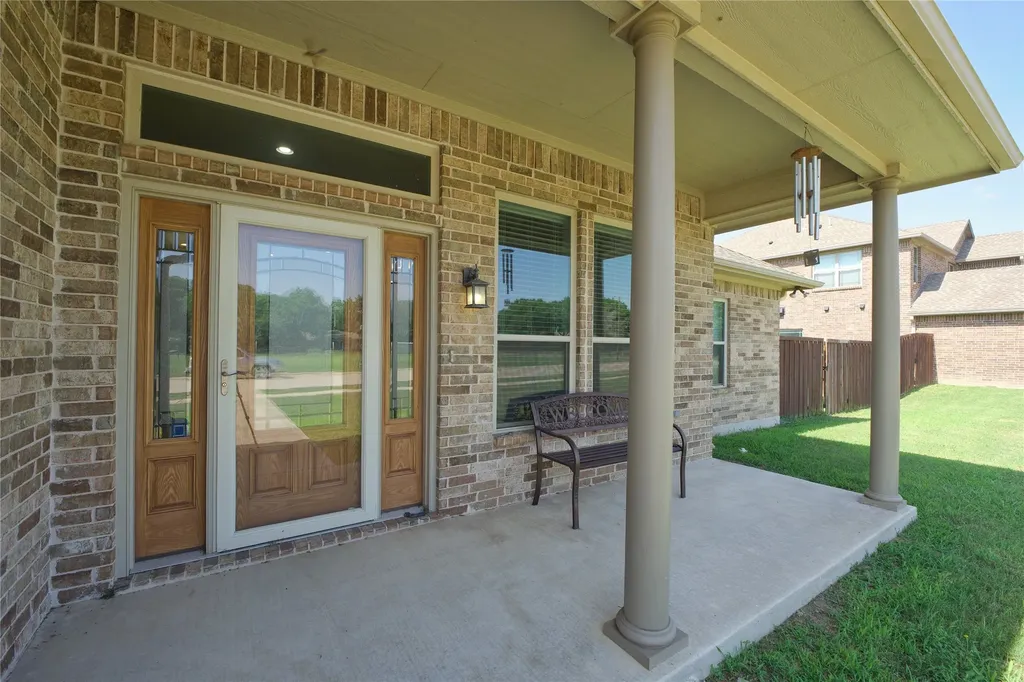 318 E 4th Street Lindsay TX 76250