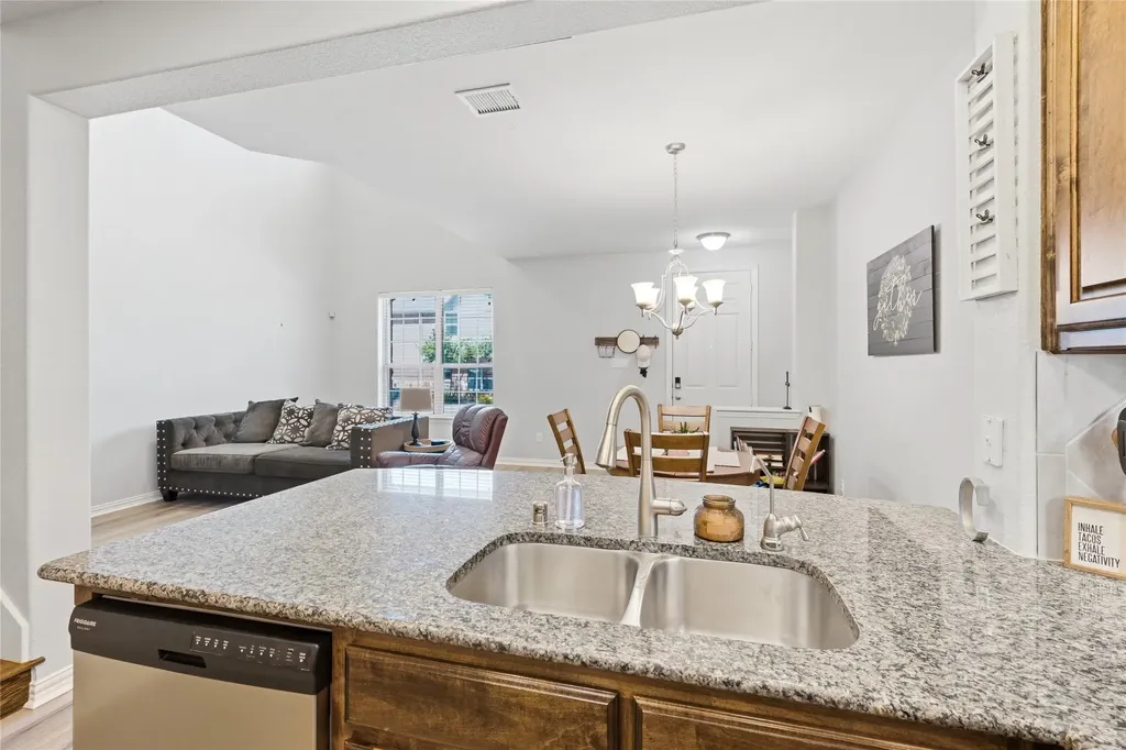 527 Matthew Place Richardson TX 75081