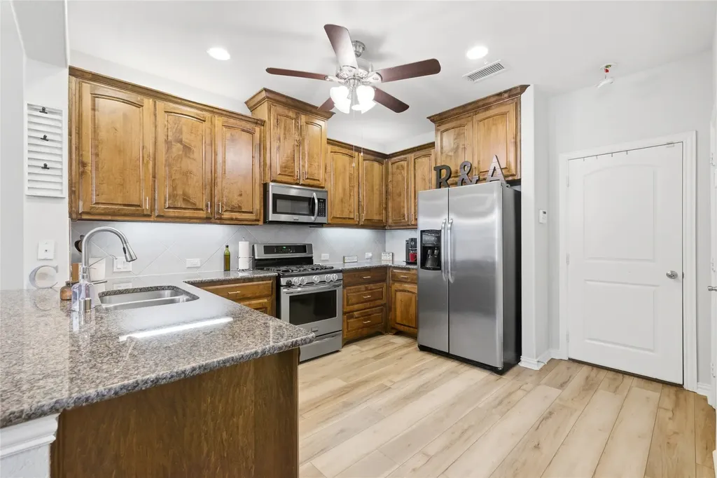 527 Matthew Place Richardson TX 75081