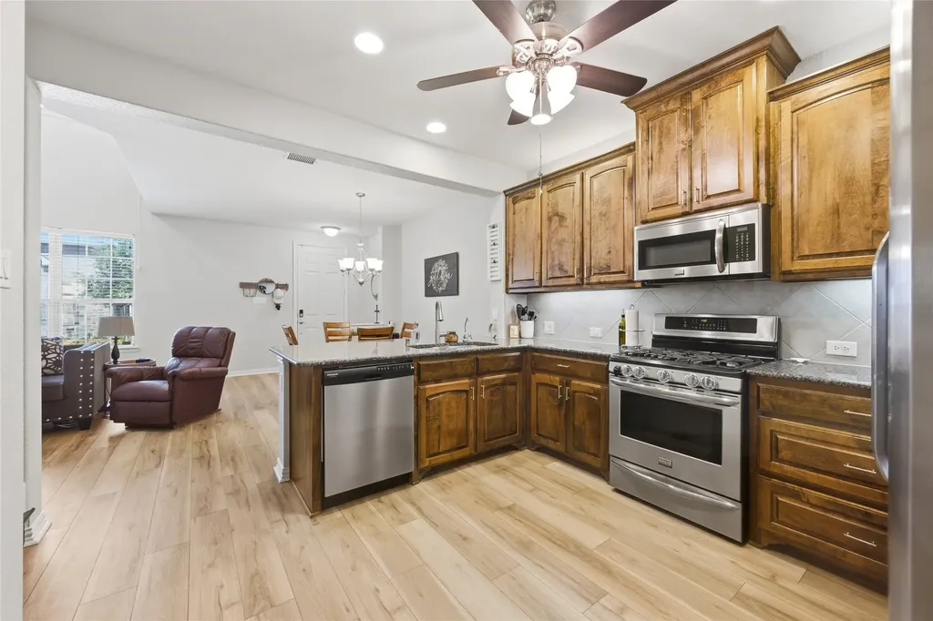 527 Matthew Place Richardson TX 75081