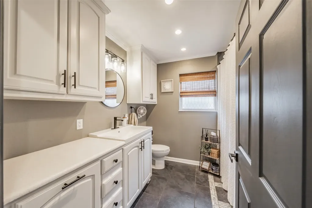 853 Lee Drive Bedford TX 76022