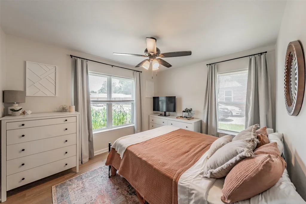853 Lee Drive Bedford TX 76022