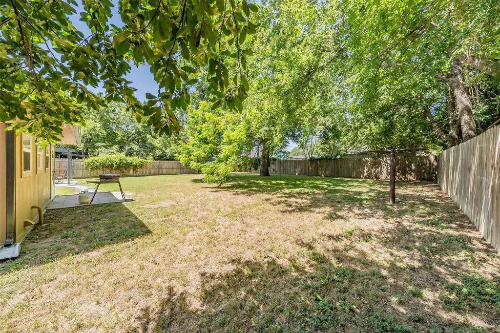 853 Lee Drive Bedford TX 76022