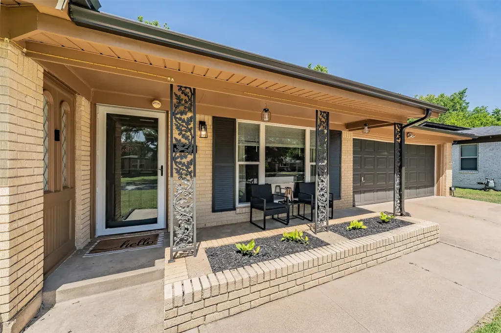 853 Lee Drive Bedford TX 76022