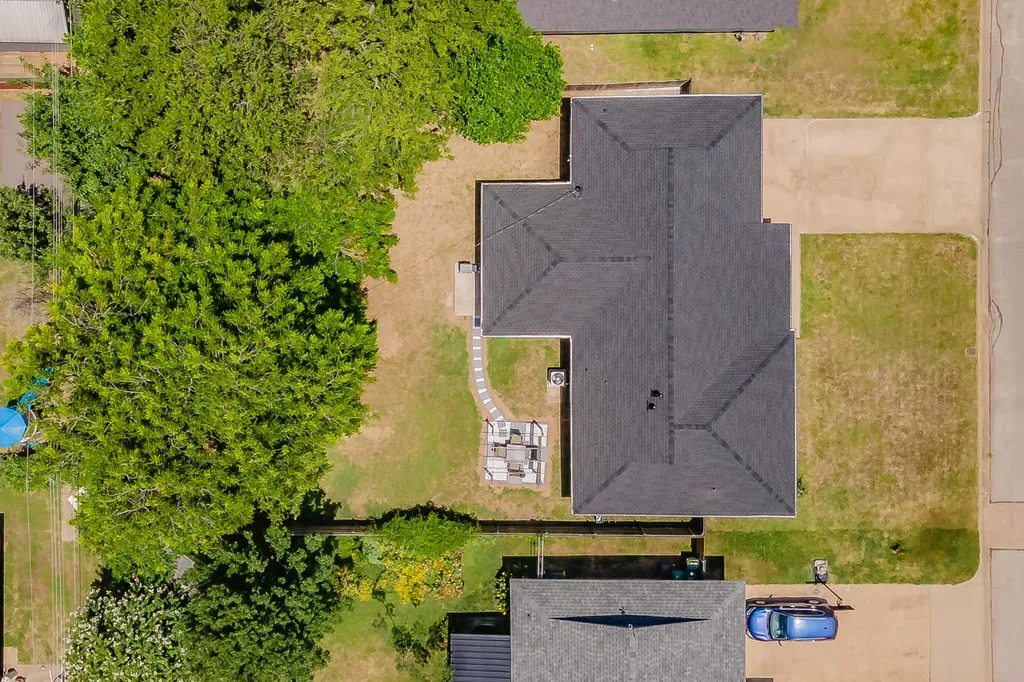853 Lee Drive Bedford TX 76022