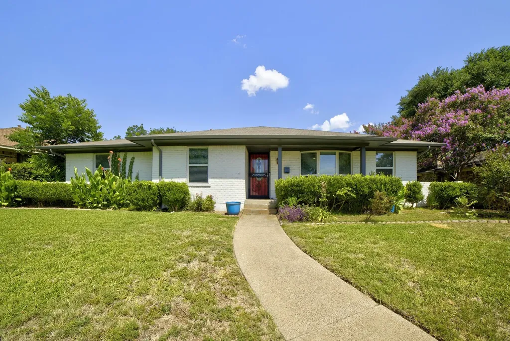 4730 Chilton Drive Dallas TX 75227