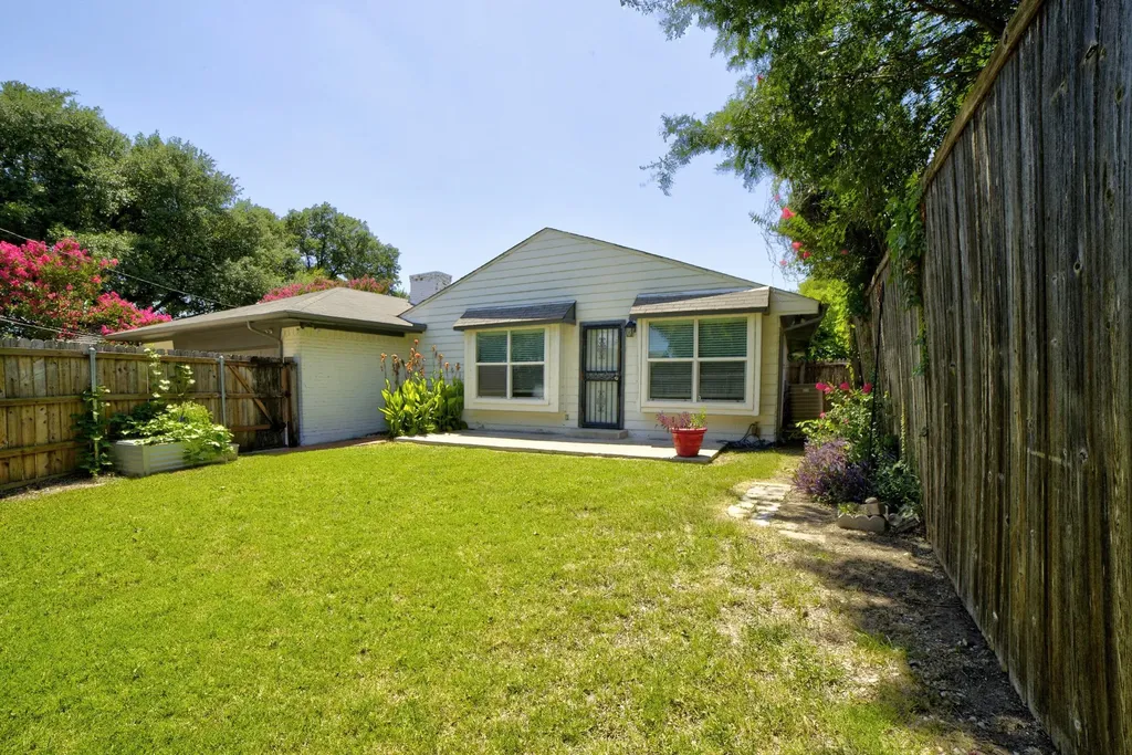 4730 Chilton Drive Dallas TX 75227