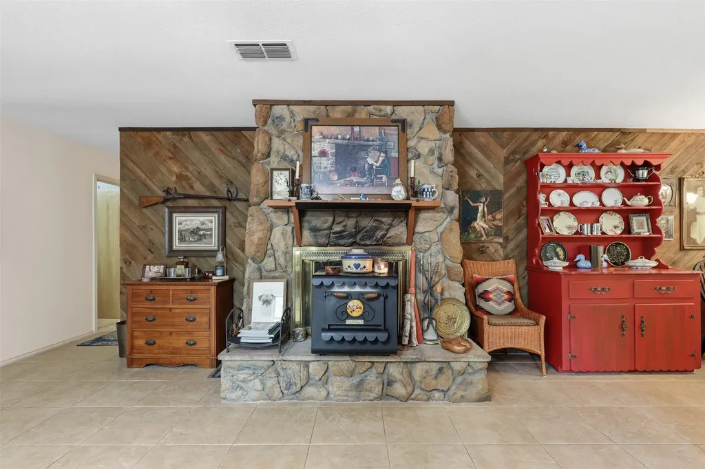 777 Wildwood Trail Weatherford TX 76085