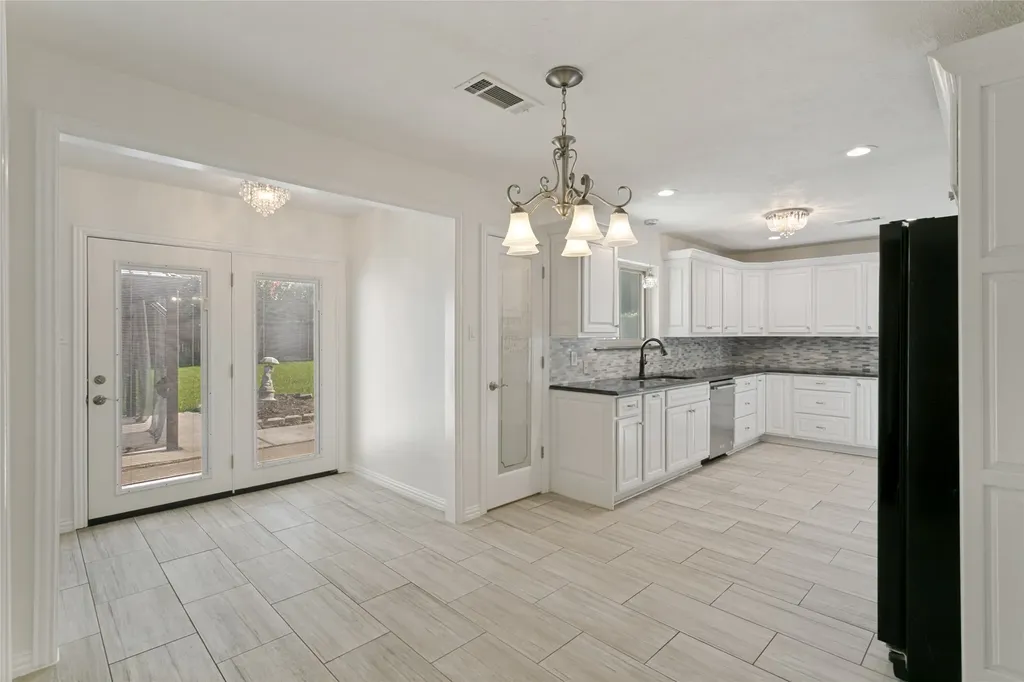 2 Rolling Hills Circle Denton TX 76205