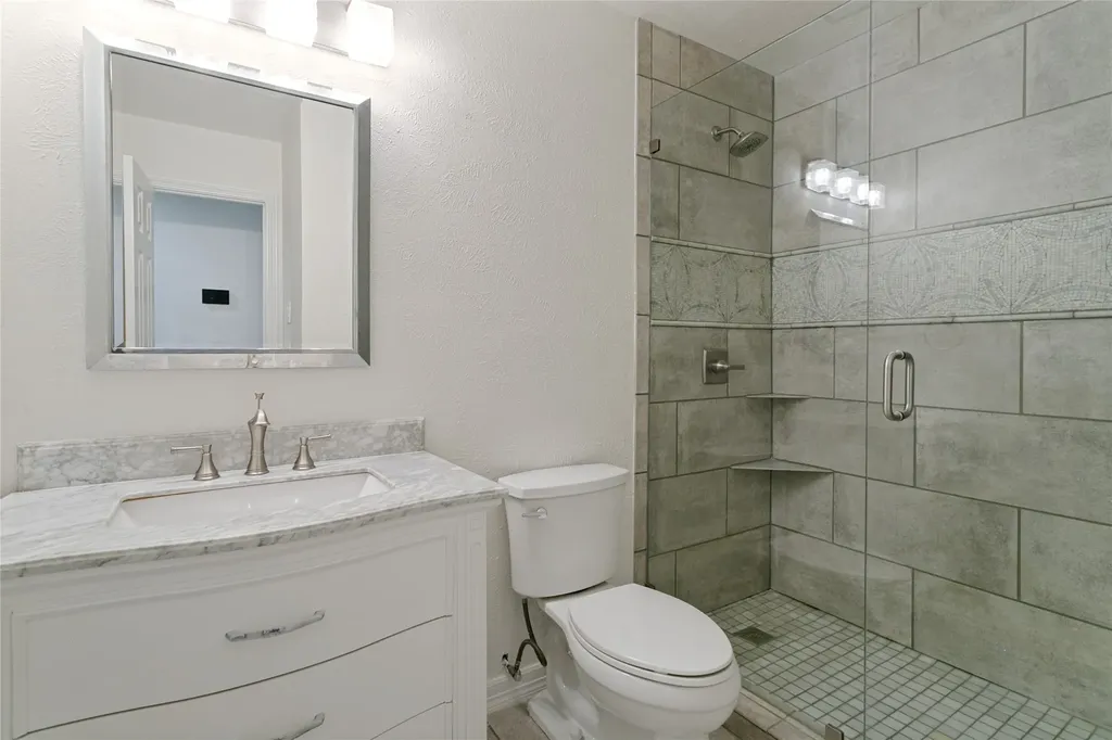 2 Rolling Hills Circle Denton TX 76205