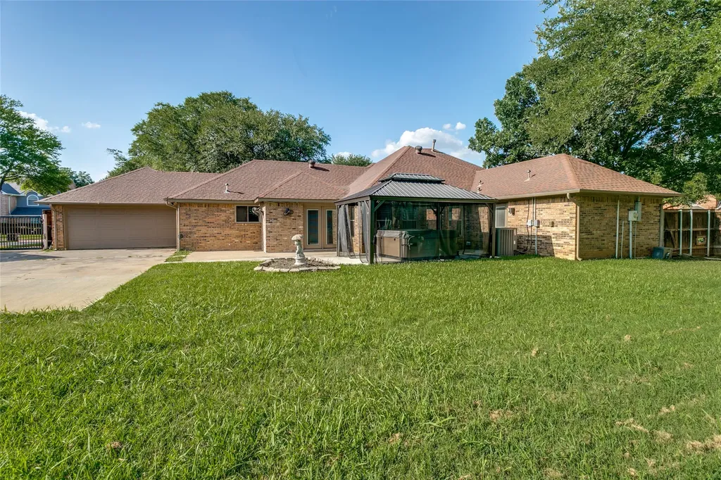 2 Rolling Hills Circle Denton TX 76205