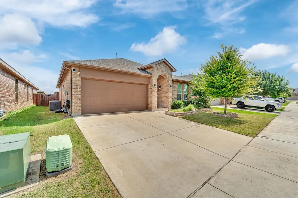 1129 Metaline Trail Fort Worth TX 76177