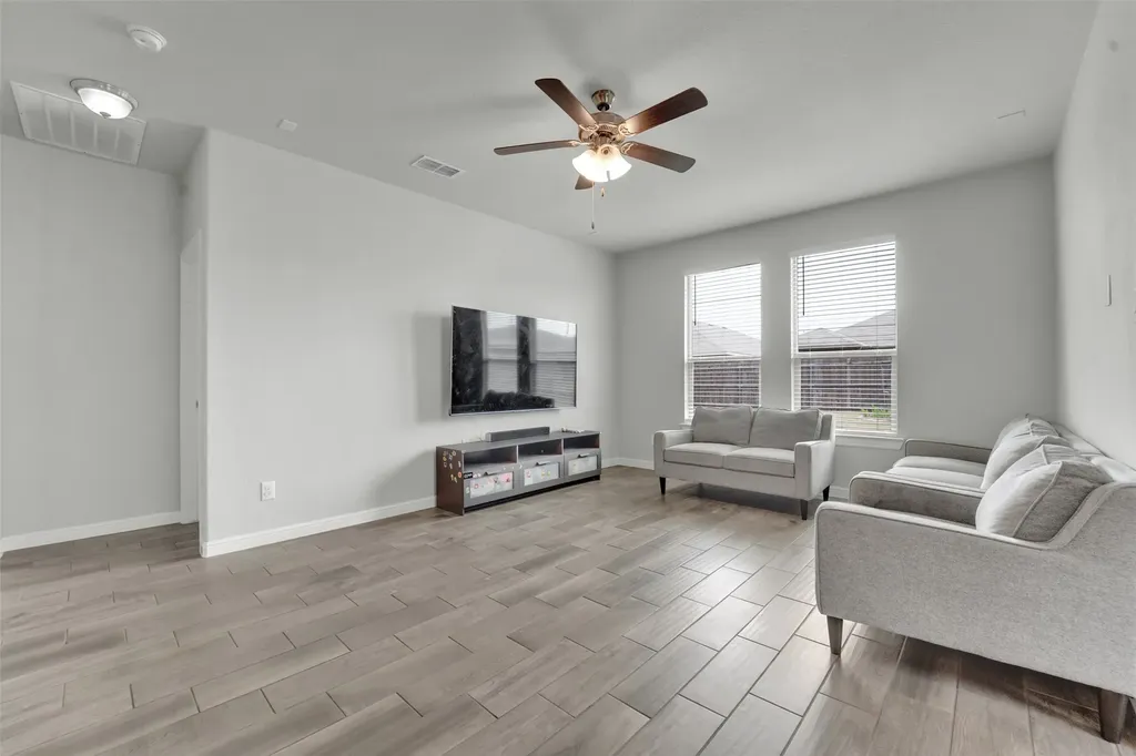 1129 Metaline Trail Fort Worth TX 76177