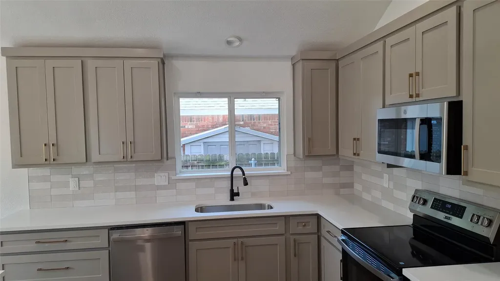 2116 Brooklake Street W Denton TX 76207