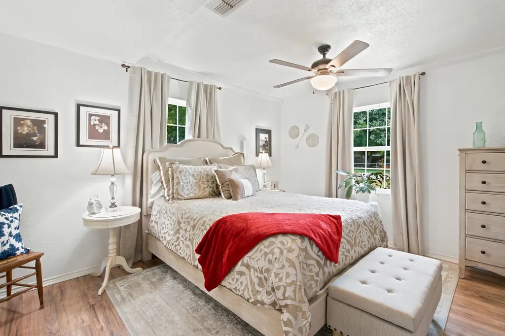 206 E North Street Aubrey TX 76227