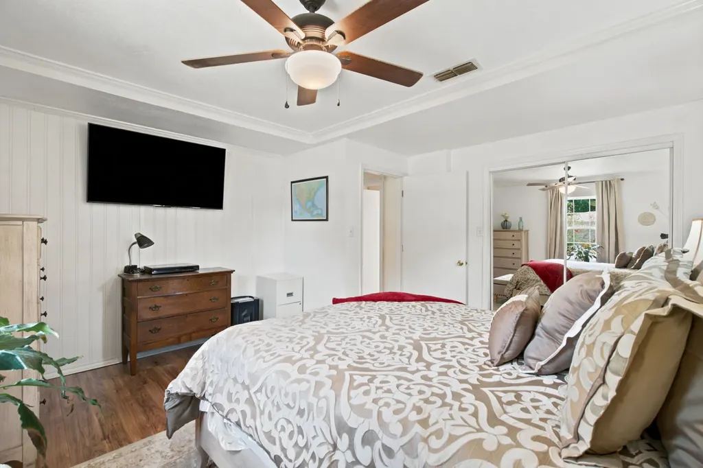 206 E North Street Aubrey TX 76227