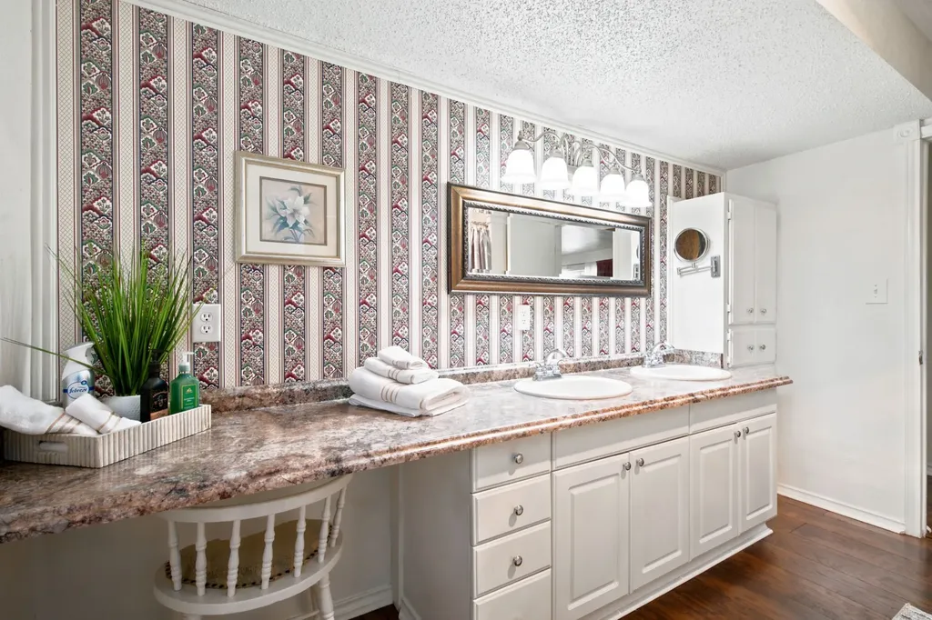 206 E North Street Aubrey TX 76227