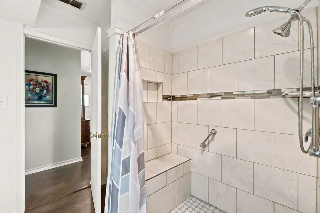 206 E North Street Aubrey TX 76227