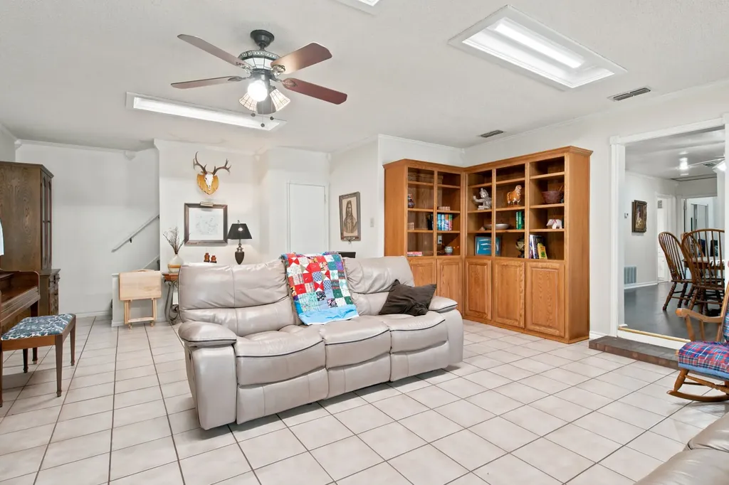 206 E North Street Aubrey TX 76227