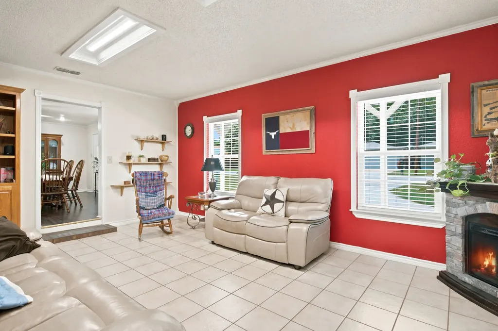 206 E North Street Aubrey TX 76227