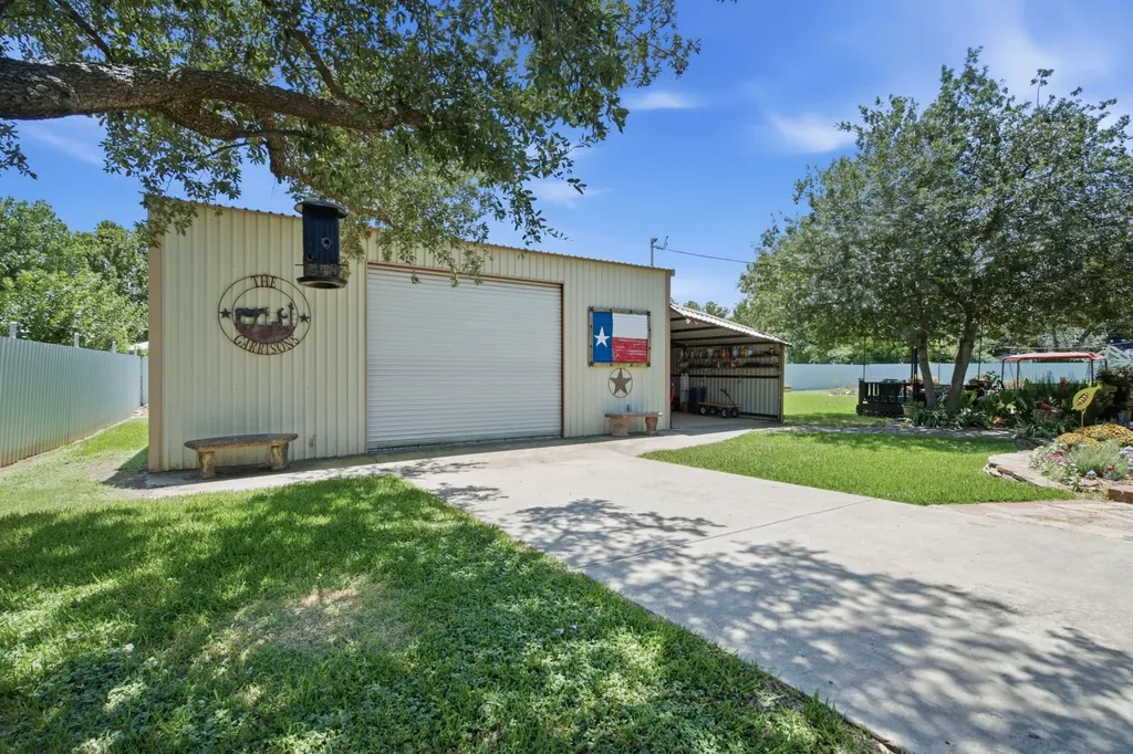 206 E North Street Aubrey TX 76227
