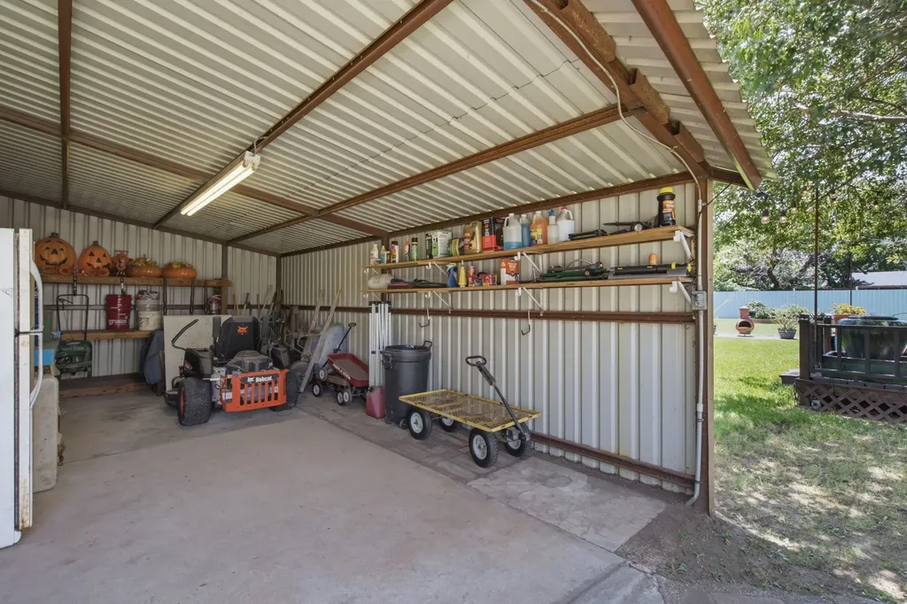 206 E North Street Aubrey TX 76227