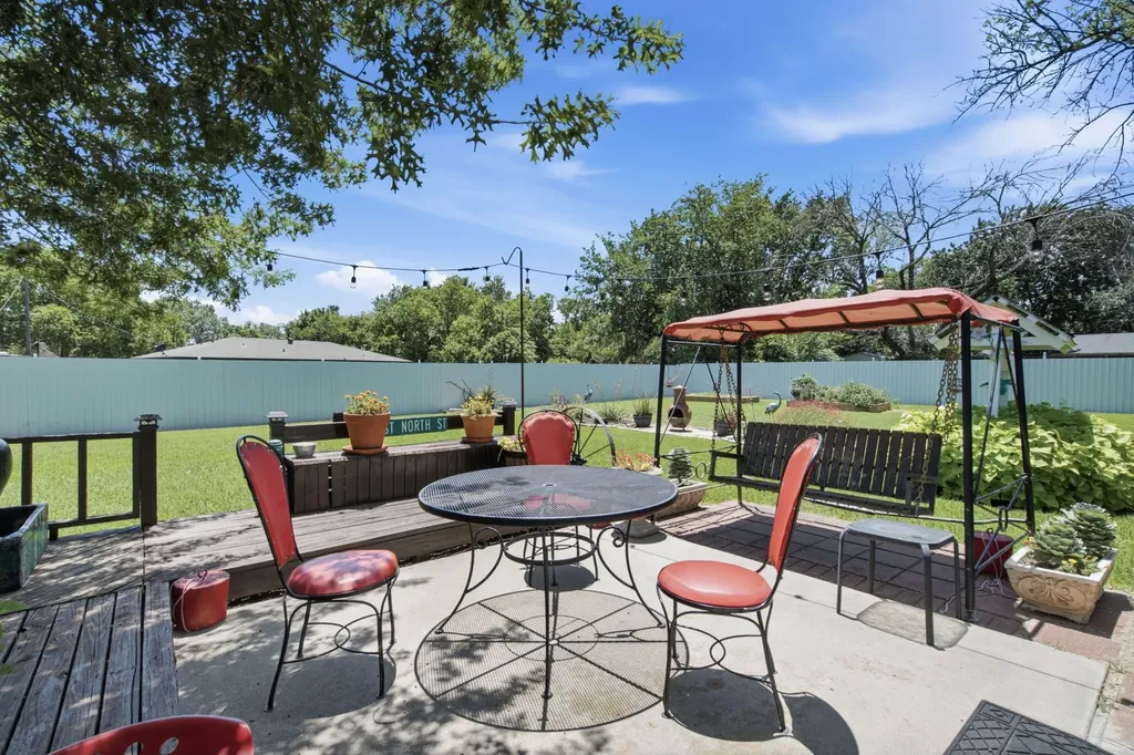206 E North Street Aubrey TX 76227