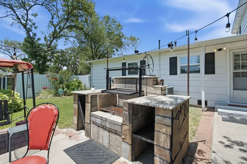 206 E North Street Aubrey TX 76227