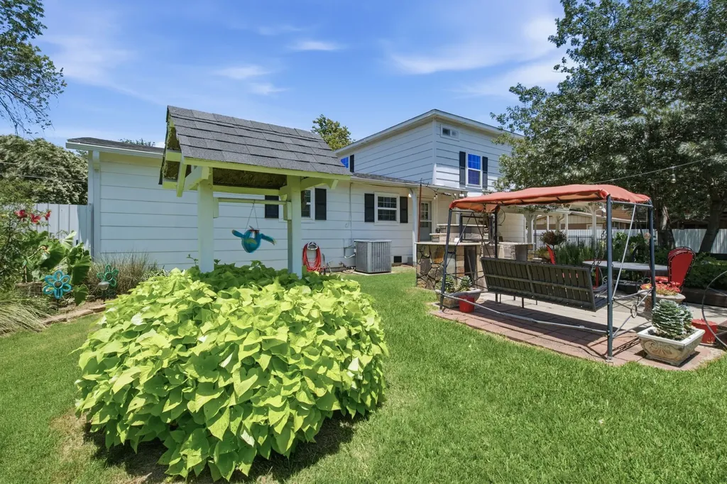206 E North Street Aubrey TX 76227