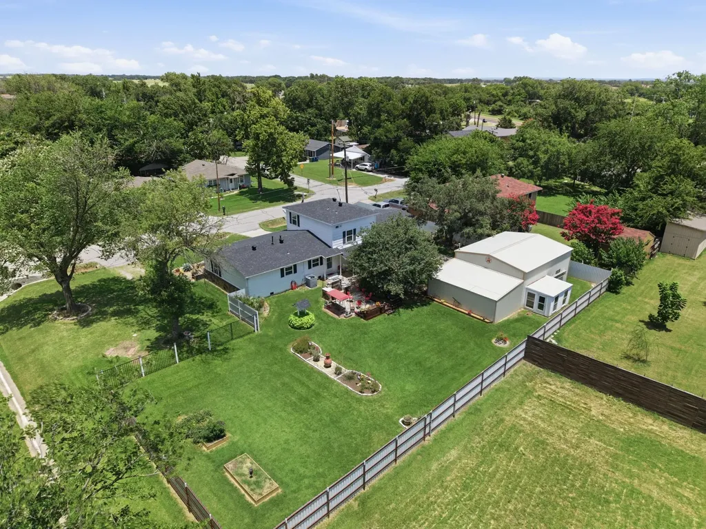 206 E North Street Aubrey TX 76227