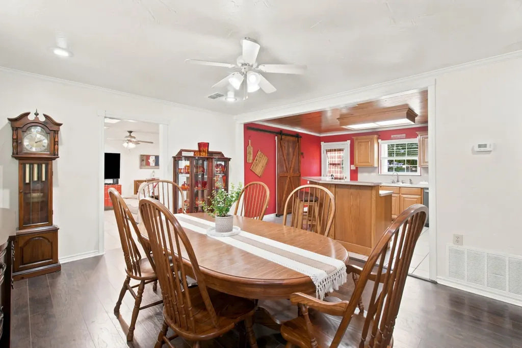 206 E North Street Aubrey TX 76227