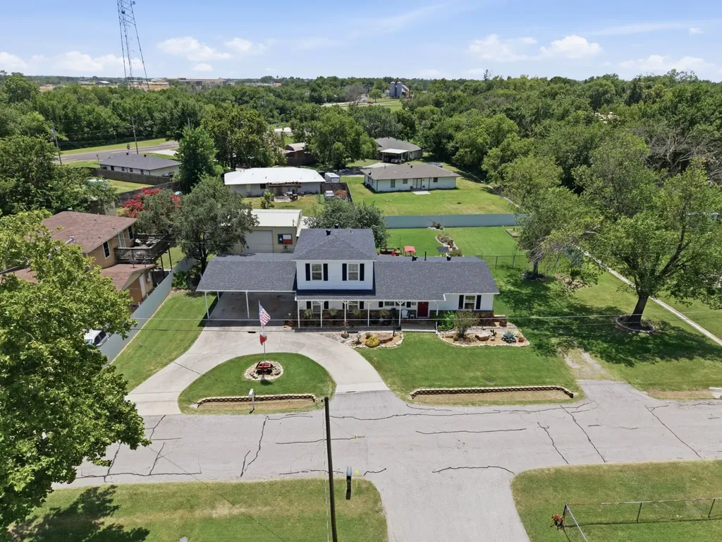 206 E North Street Aubrey TX 76227