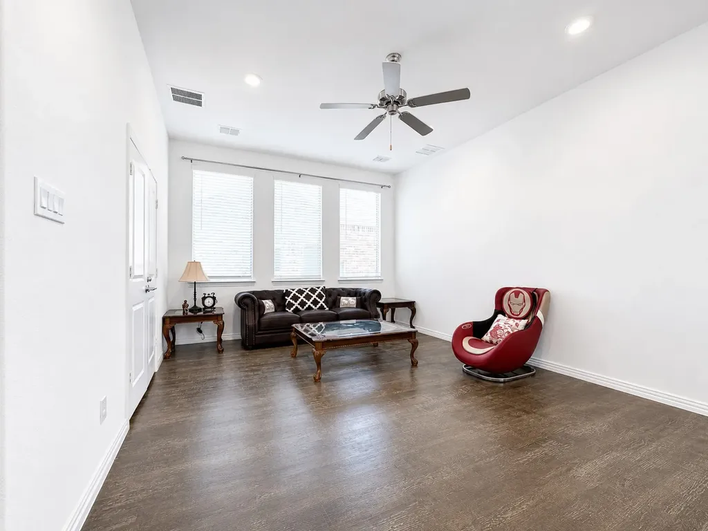 17293 Texas Pistache Drive Dallas TX 75252
