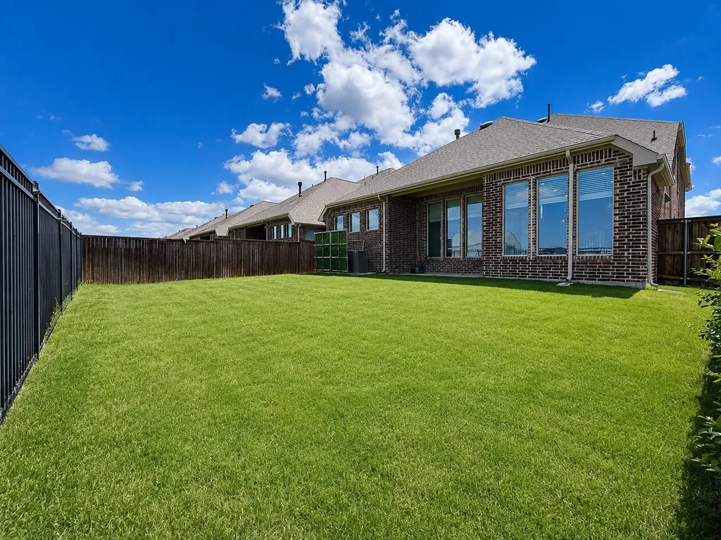 17293 Texas Pistache Drive Dallas TX 75252
